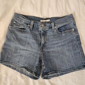 Levis Mid-Blue Denim Women’s Shorts
